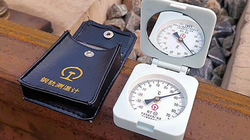 Termômetro com Base Magnética